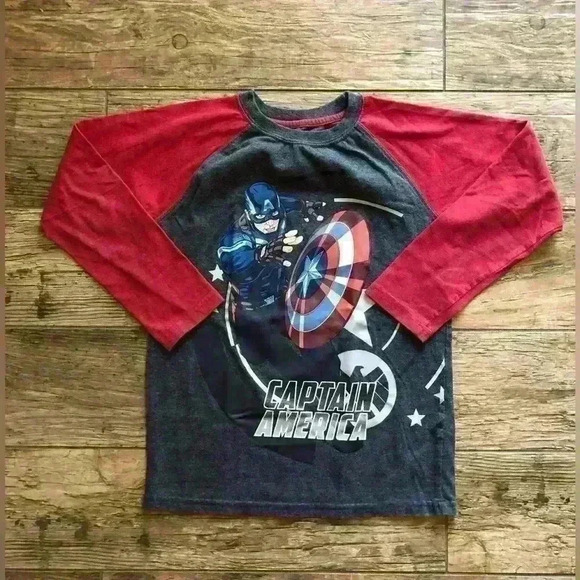 Lot of 2 boy t-shirts: minecraft and captain america - Picture 3 of 5